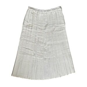 Elegant White Pleated Skirt